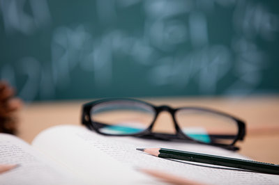 上海对外经贸大学在职研究生开设同等学力了吗？
