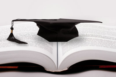 本科无学位能报考北京化工大学在职研究生吗？