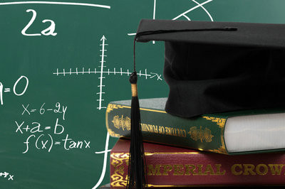 物理学在职研究生学费是不是很高？