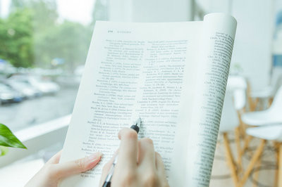 医学在职研究生对报考人员英语等级有要求吗？