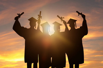 政治经济学在职研究生学历证书要经过几年的学习？