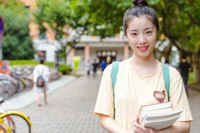 报考西北师范大学在职研究生能选择自己在家学习吗？