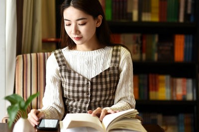 2022年在职研究生与统招研究生含金量哪个好？