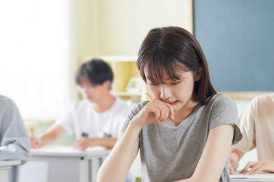 报名在职研究生怎么免试入学？