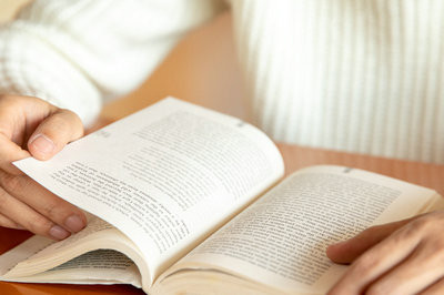 没有本科学位，可以考临床医学在职研究生吗？