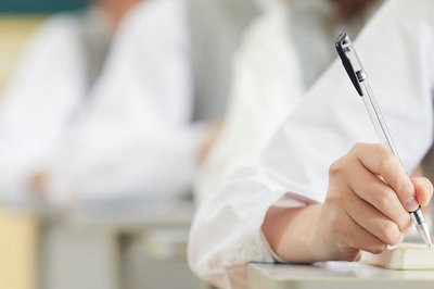 每年软件工程在职研究生报名时间是什么时候？