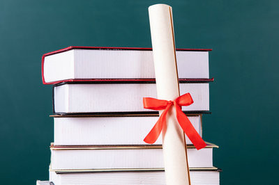 解读：2023年化学在职研究生学费是怎么进行收费的?