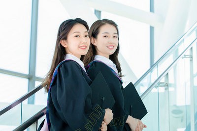 报名土地资源管理在职研究生考试时间在什么时候？