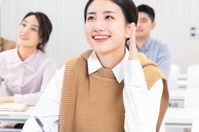 2023年就读民商法学在职研究生上课方式灵活吗？