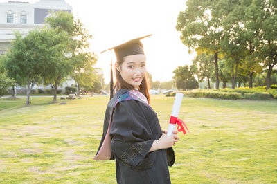 军队学历报考环境工程在职研究生需要满足什么条件？