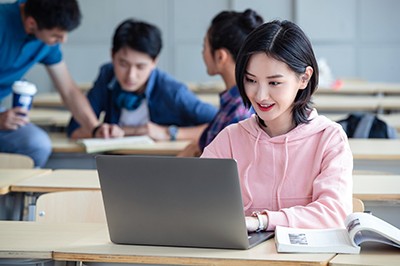 攻读金融学在职研究生通过率如何？