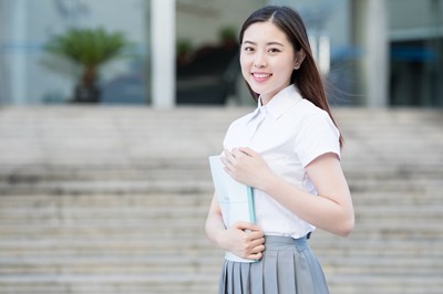 沈阳医学院在职研究生很难考吗？