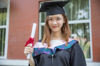 2023年报考华侨大学在职研究生录取分数线高吗？