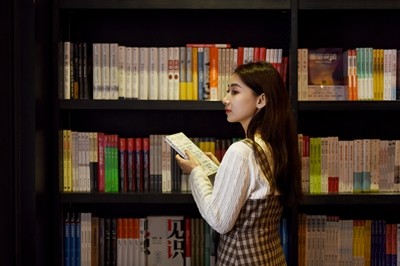 首都经济贸易大学在职课程培训班报名流程是什么？