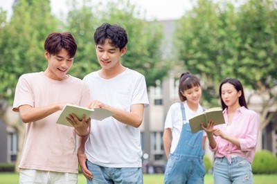 哈尔滨医科大学在职研究生毕业论文答辩难吗?