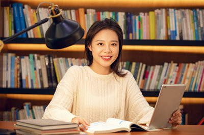 报考北京城市学院在职研究生复试时间通常在几月？