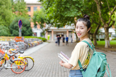 免联考法国INSEEC高等商学院国际硕士报考途径是什么？