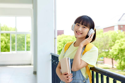 上海海事大学在职研究生的报考途径是什么？