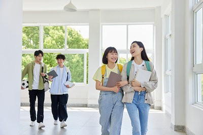 本科报考青海大学在职研究生有工作年限的要求吗？