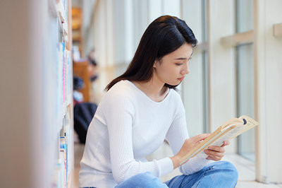 华东交通大学在职研究生考试时间和全日制一样吗？