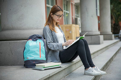 北京外国语大学在职研究生毕业能不能拿学位？