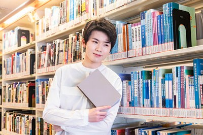 上海对外经贸大学在职研究生毕业能不能拿学位？