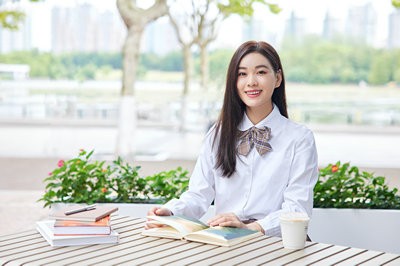 东北石油大学在职研究生考试时间和全日制一样吗？