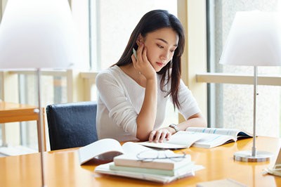 安徽工程大学在职研究生考试时间和全日制一样吗？