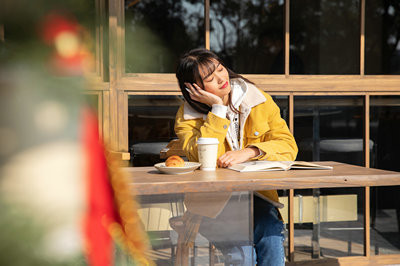 报考浙江师范大学在职研究生对年龄有限制吗？