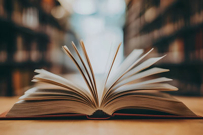 2025年中国社会科学院大学在职研究生录取分数线高不高？