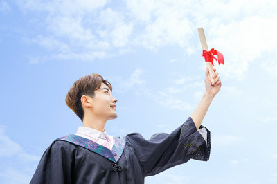 2025年西南政法大学在职研究生在哪里报名？