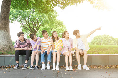 2025年长江大学在职研究生在哪里报名？