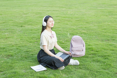 2025年武汉轻工大学在职研究生和全日制研究生有什么区别？