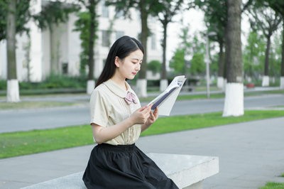 2025年西安外国语大学在职研究生在哪里报名？