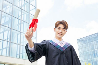 2025年中国社会科学院大学在职研究生毕业能拿到什么证书？