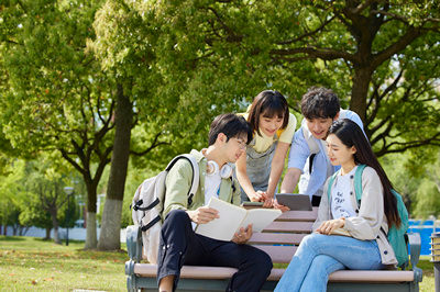 2025年西南政法大学在职研究生考试时间在什么时候？