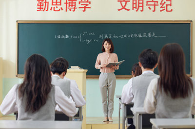 2025四川大学在职研究生热招专业是哪些，怎么报名？