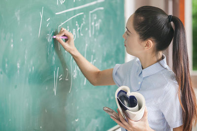 2025年西北师范大学在职研究生证书和全日制含金量一样吗？