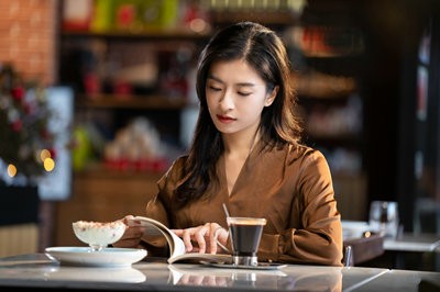 2025年上海财经大学在职研究生上课方式是什么？