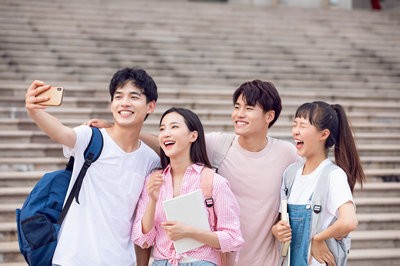 2025汕头大学在职研究生和全日制有什么不同？