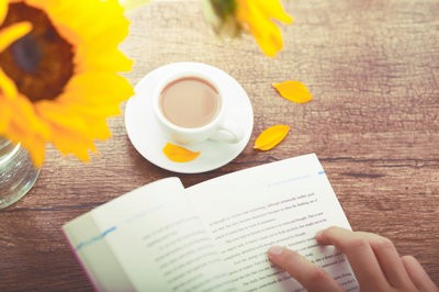 本科有学位能报考劳动经济学在职研究生吗？
