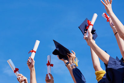 2022年中国人民大学在职课程培训班受名企承认吗？