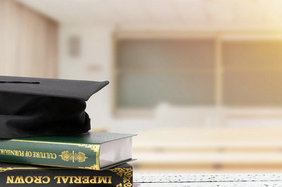 2022年在职研究生上海班学费贵吗？