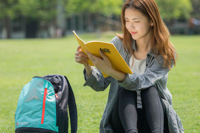 上海对外经贸大学在职研究生有网络授课吗？