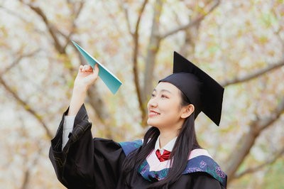 报考人口资源与环境经济学在职研究生门槛高不高？