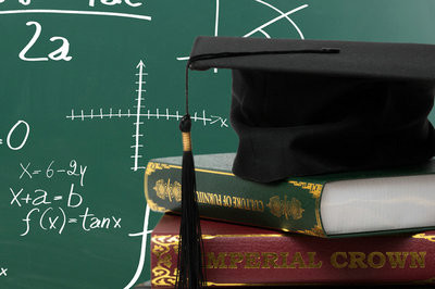 2023年报考产业经济学在职研究生招生时间是什么时候？