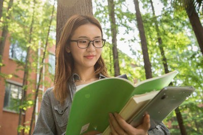 哪些人适合报考辽宁大学在职研究生？