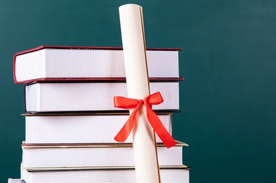 2023年山东大学在职研究生考试分数线高吗？