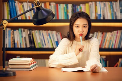 内蒙古农业大学在职研究生可以通过什么途径去报考？