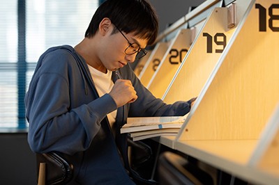 2023年就读西班牙内布里哈大学国际硕士毕业难吗？